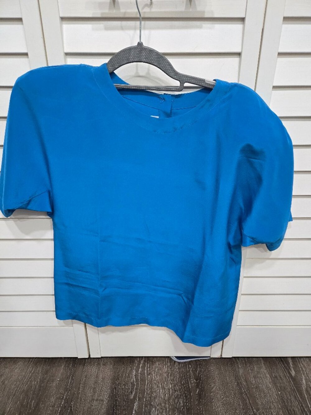 Silk Blouse, 100% silk, size 10, Blue, vintage Preston and York, shoulder pads